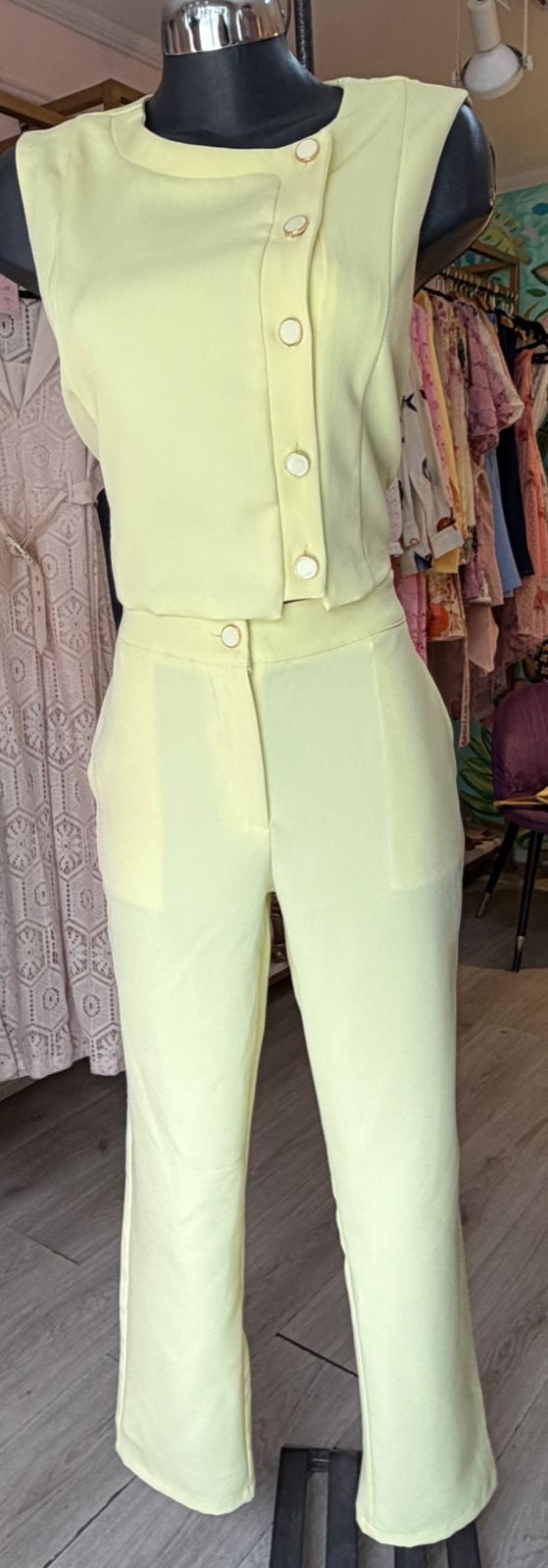 Set Elegante en Tono amarillo Pastel