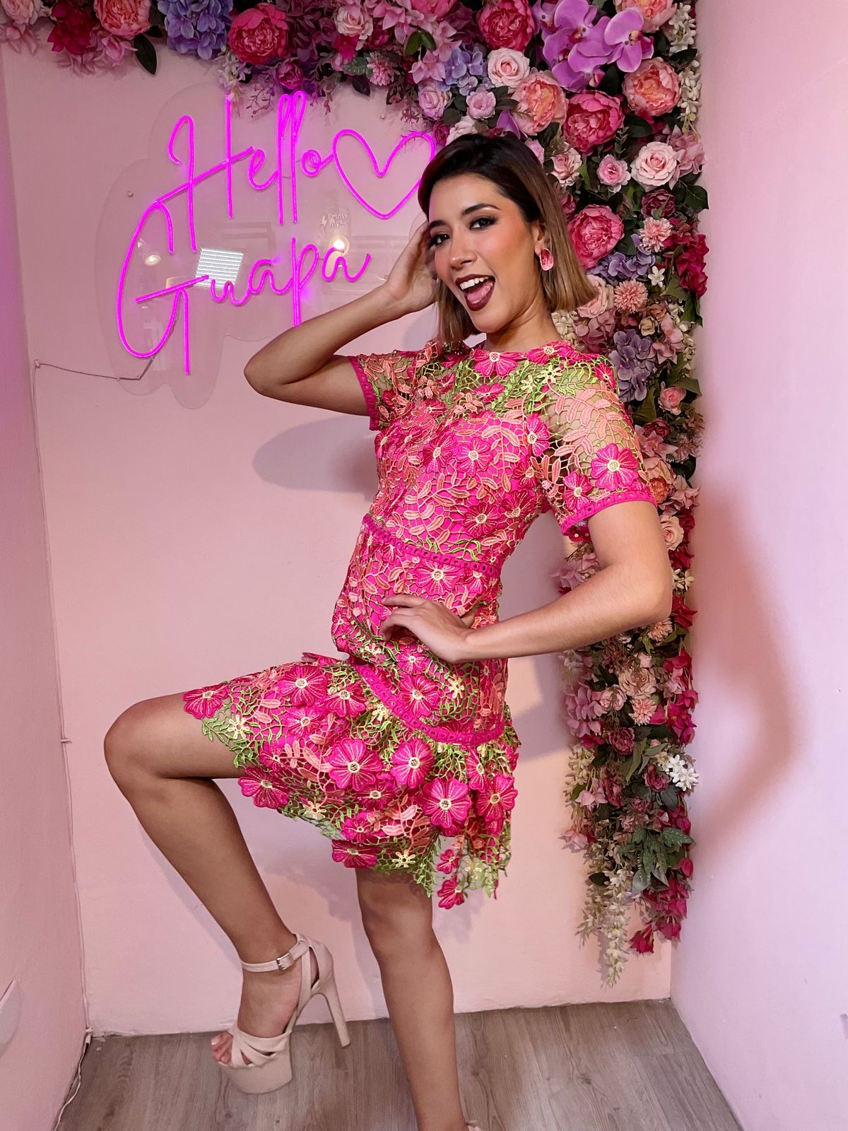 Vestido multifloral rosa
