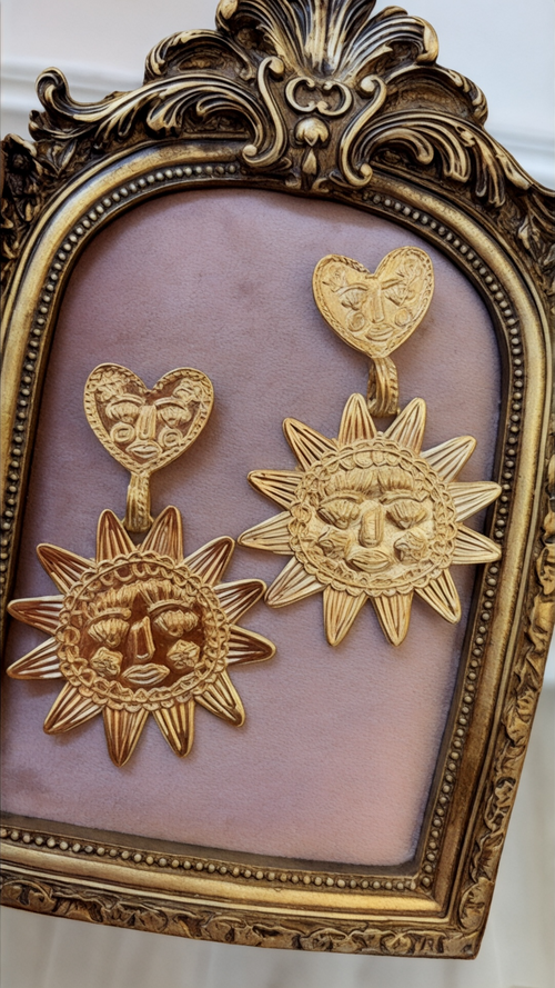 Aretes "Sol Celestial" con Detalle de Corazón