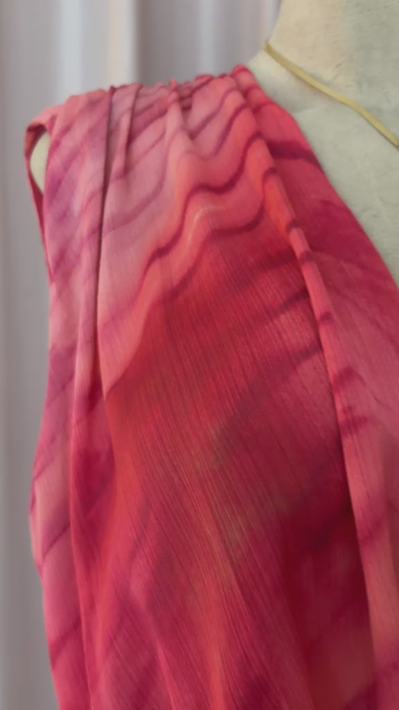 Vestido largo escote profundo estampado ondas coral-fucsia