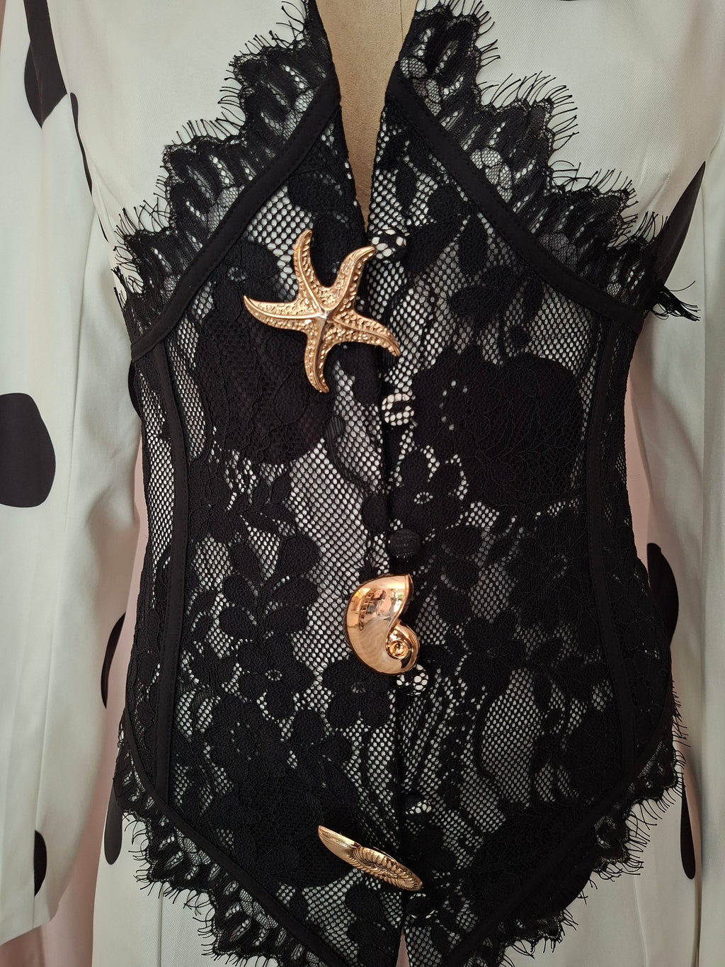 Saco de lunares con corset de encaje